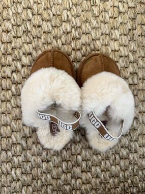UGG Kids Chestnut Brown Sheepskin Slippers with Cream Fur